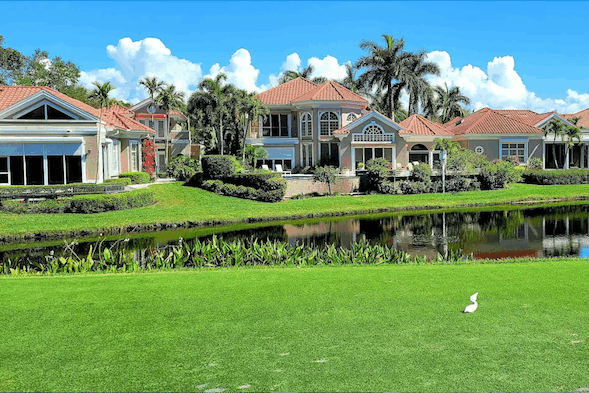 Club Pelican Bay Pond 600X400