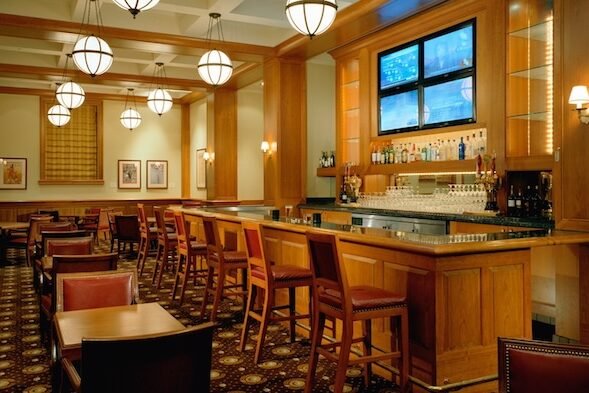 The Olympic Club Bar 600X400